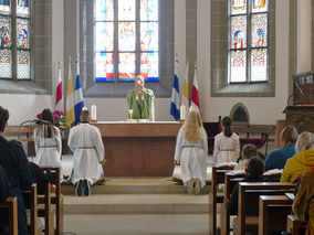 Vorstellung der Kommunionkinder in St. Crescentius (Foto: Karl-Franz Thiede)